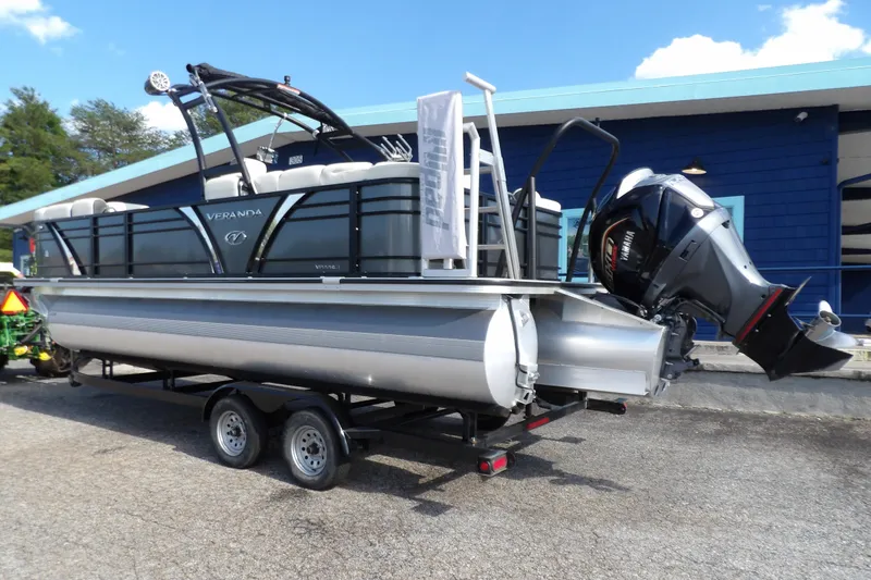 Slide: The Image of Veranda VP22RCT 2022 - 12