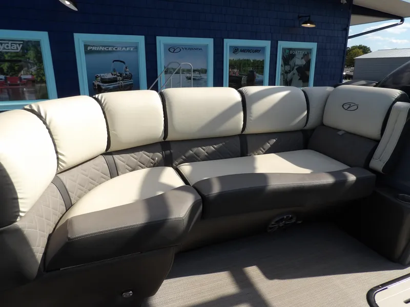 Slide: The Image of Veranda VP22RCT 2022 - 13