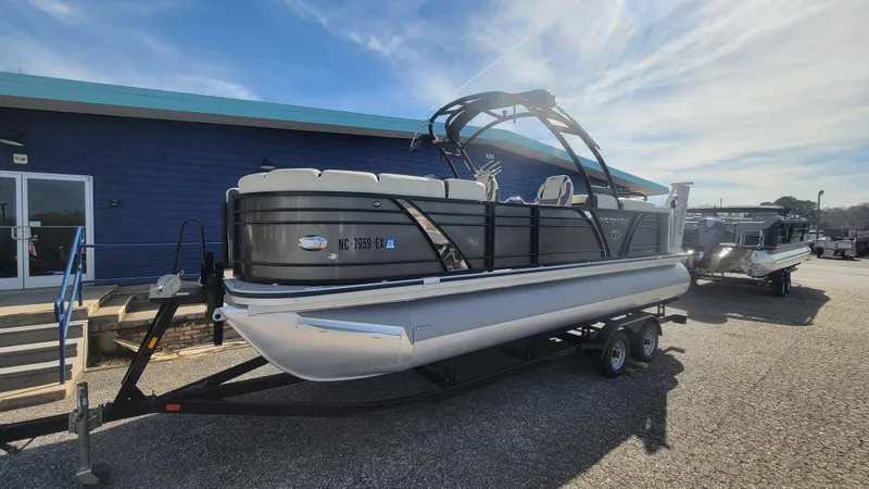 Slide: The Image of Veranda VP22RCT 2022 - 16