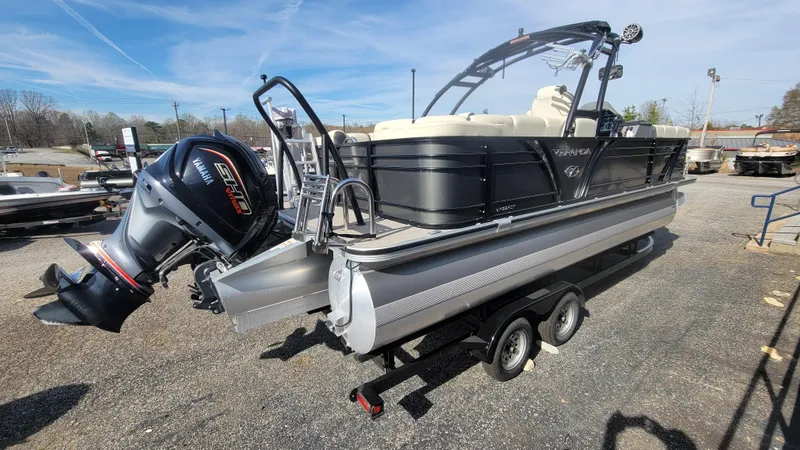 Slide: The Image of Veranda VP22RCT 2022 - 17