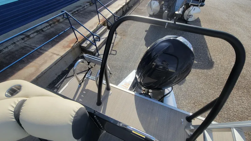 Slide: The Image of Veranda VP22RCT 2022 - 19