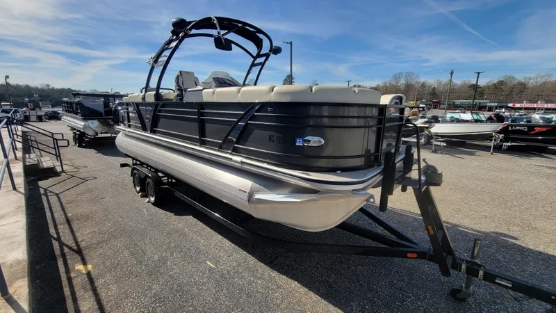 Slide: The Image of Veranda VP22RCT 2022 - 5