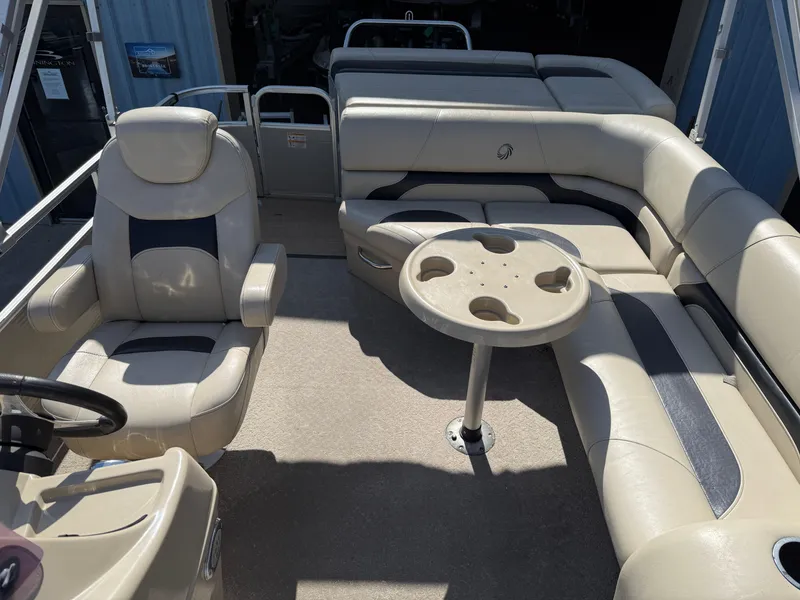 Slide: The Image of Lowe Ss 210 2015 - 3