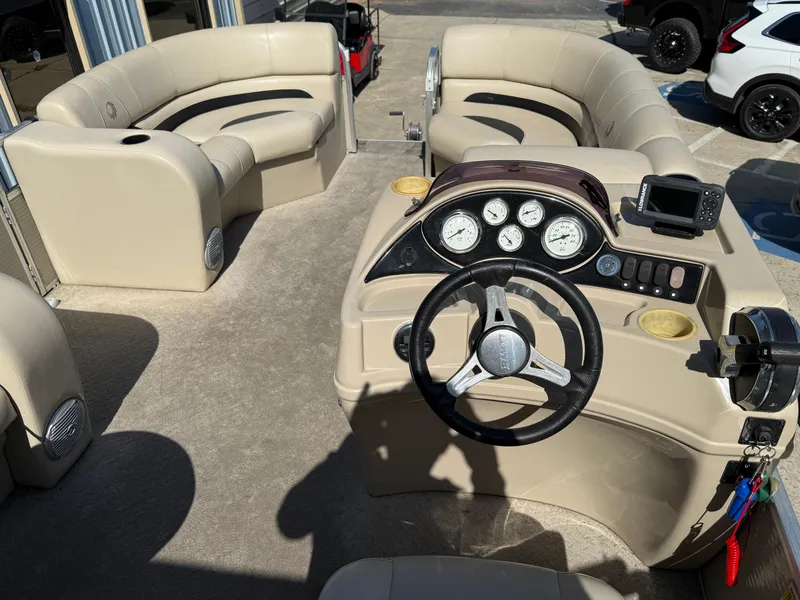 Slide: The Image of Lowe Ss 210 2015 - 4