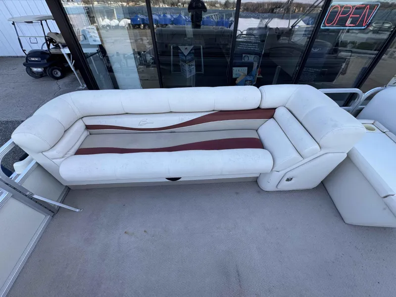 Slide: The Image of Bennington 2250LX 2000 - 10