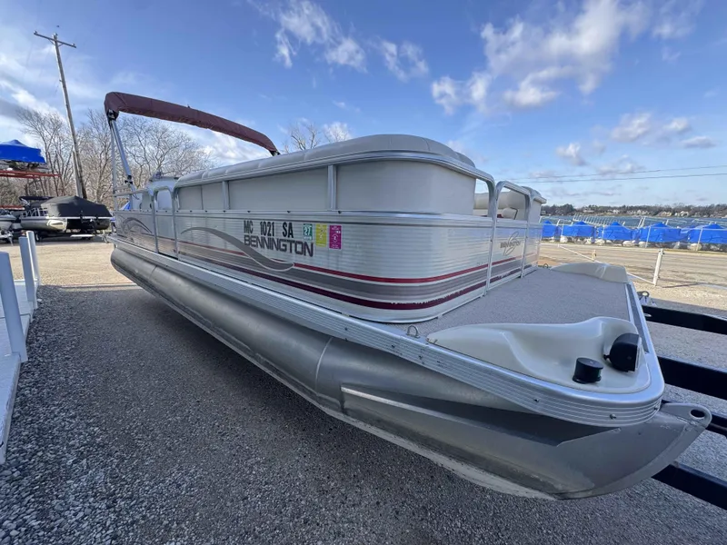 Slide: The Image of Bennington 2250LX 2000 - 3