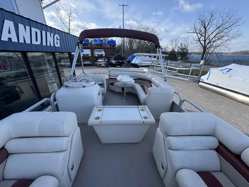 Slide: The Image of Bennington 2250LX 2000 - 6