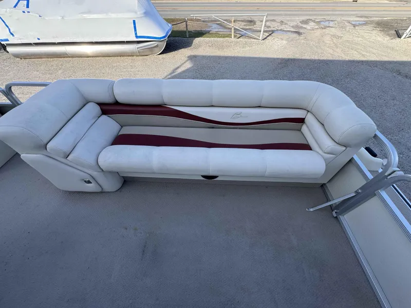 Slide: The Image of Bennington 2250LX 2000 - 9