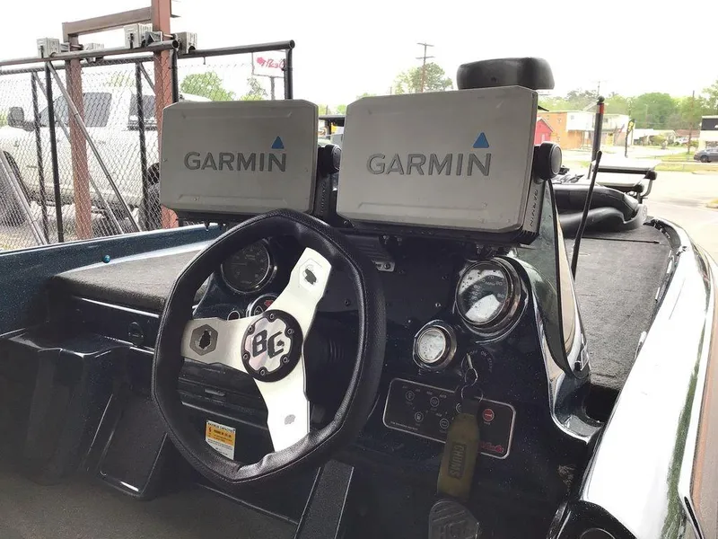 Slide: The Image of Bass Cat Cougar Advantage 2013 - 11