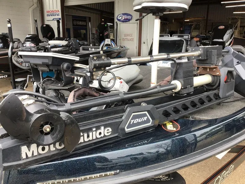 Slide: The Image of Bass Cat Cougar Advantage 2013 - 16