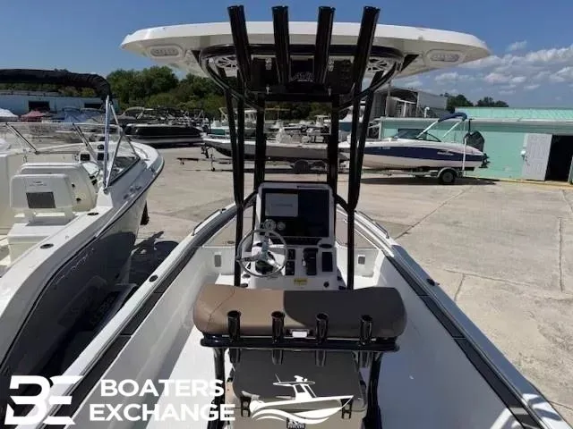 Slide: The Image of Avid 23 Fusion 2025 boat at dock by Boaters Exchange. - 5