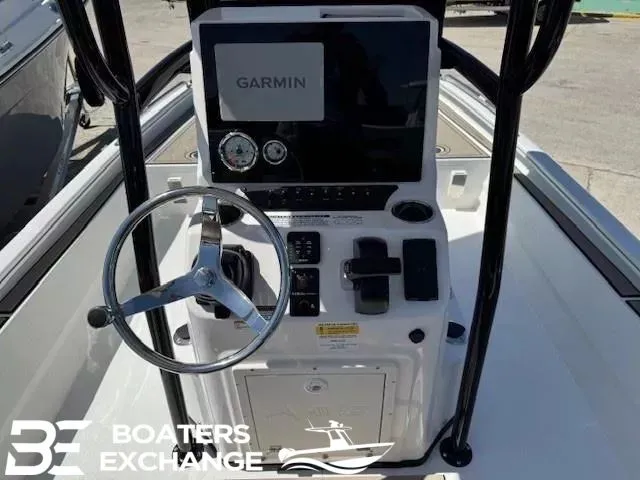 Slide: The Image of Avid 23 Fusion boat console with Garmin system. - 7