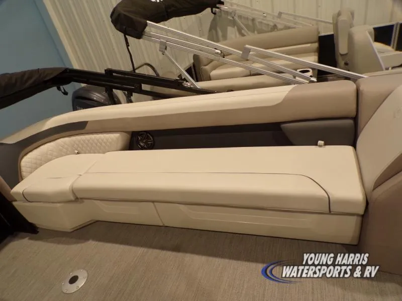 Slide: The Image of Godfrey Sw2486sb 2025 - 10