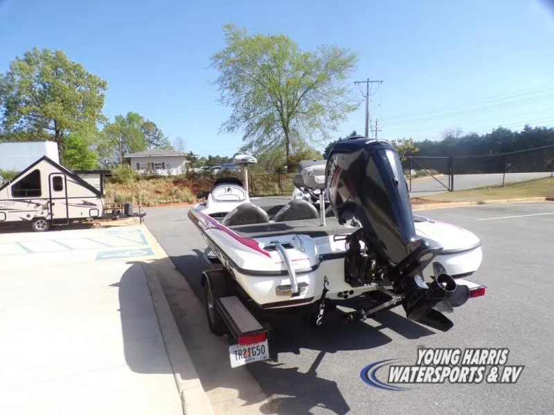 Slide: The Image of 2015 Tracker Nitro Z6 boat on trailer at Young Harris Watersports & RV. - 11