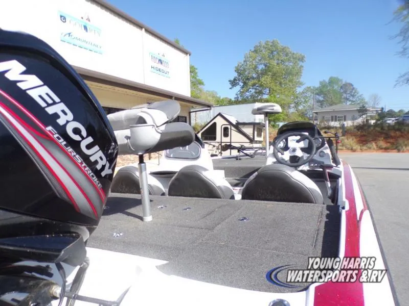 Slide: The Image of 2015 Tracker Nitro Z6 boat with Mercury engine at dealership. - 5