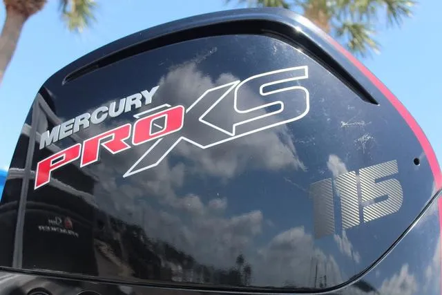 Slide: The Image of Sun Tracker Fishin' Barge 20 DLX 2025 - 11