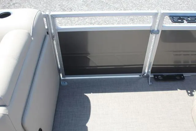 Slide: The Image of Sun Tracker Fishin' Barge 20 DLX 2025 - 21