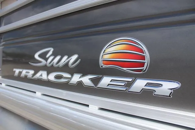 Slide: The Image of Sun Tracker Fishin' Barge 20 DLX 2025 - 8
