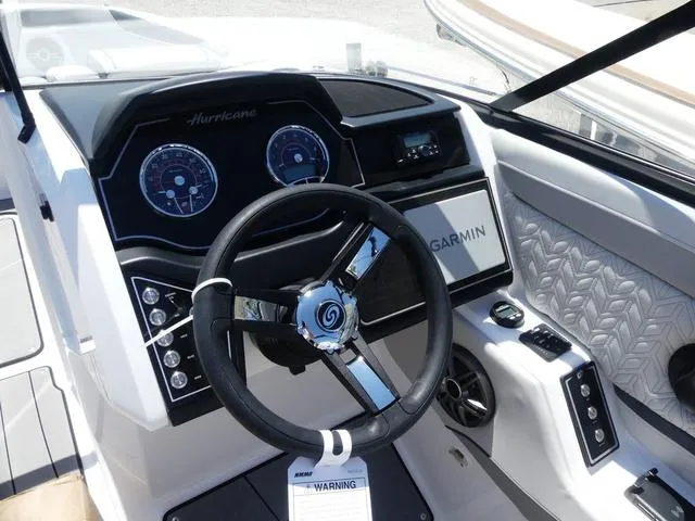 Slide: The Image of Hurricane SunDeck 2600 OB 2025 - 7