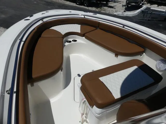 Slide: The Image of Pioneer 222 Sportfish 2025 - 13