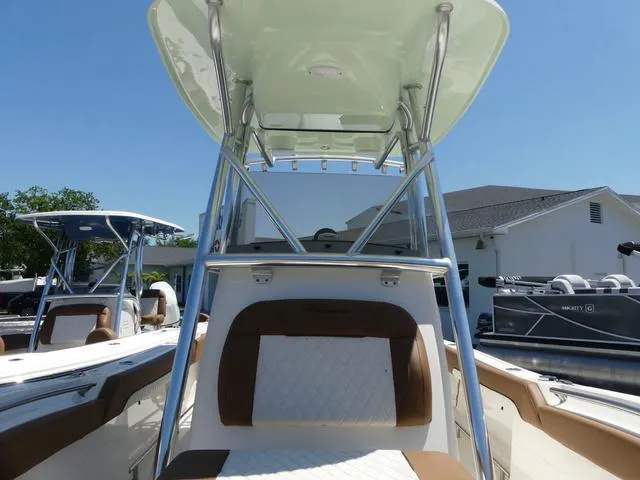 Slide: The Image of Pioneer 222 Sportfish 2025 - 15