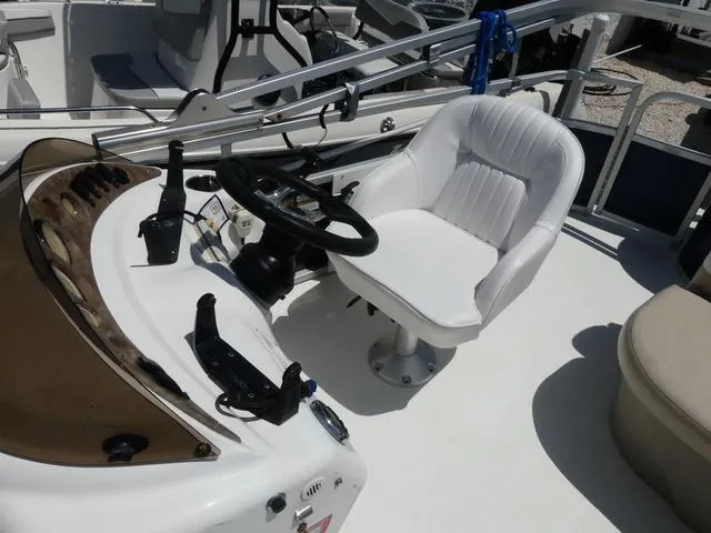 Slide: The Image of Southwind 201L 2013 - 6