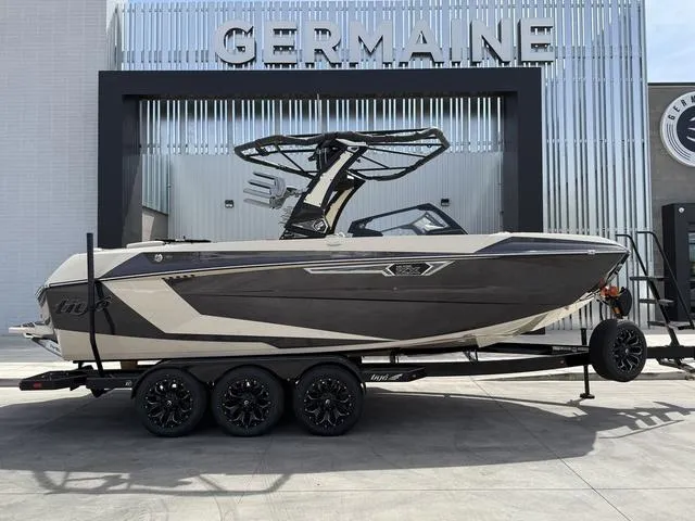 Slide: The Image of Tigé 23ZX 2025 - 1