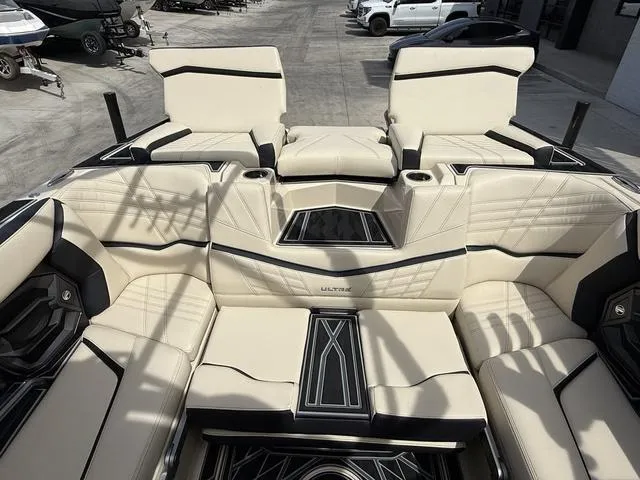 Slide: The Image of Tigé 23ZX 2025 - 10