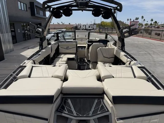 Slide: The Image of Tigé 23ZX 2025 - 11