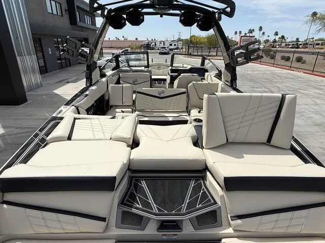 Slide: The Image of Tigé 23ZX 2025 - 13