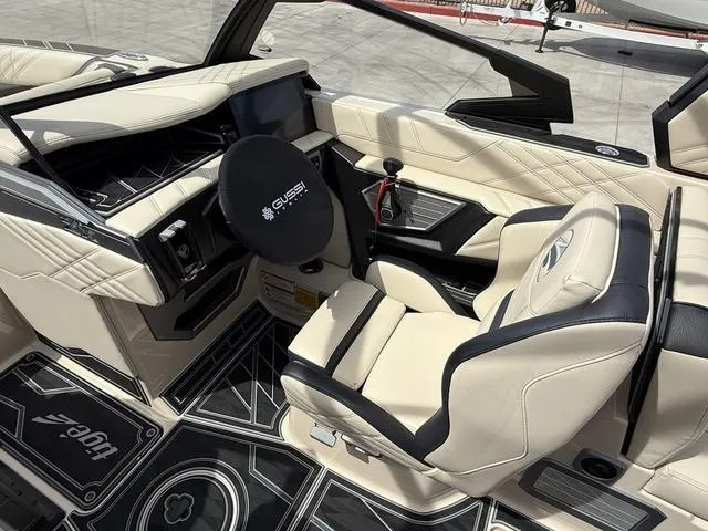 Slide: The Image of Tigé 23ZX 2025 - 14