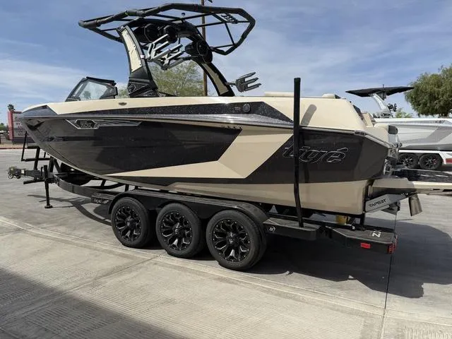 Slide: The Image of Tigé 23ZX 2025 - 6