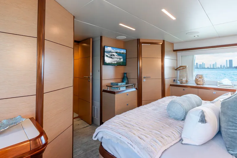 Slide: The Image of Ocean Alexander 70E Motoryacht 2021 - 53