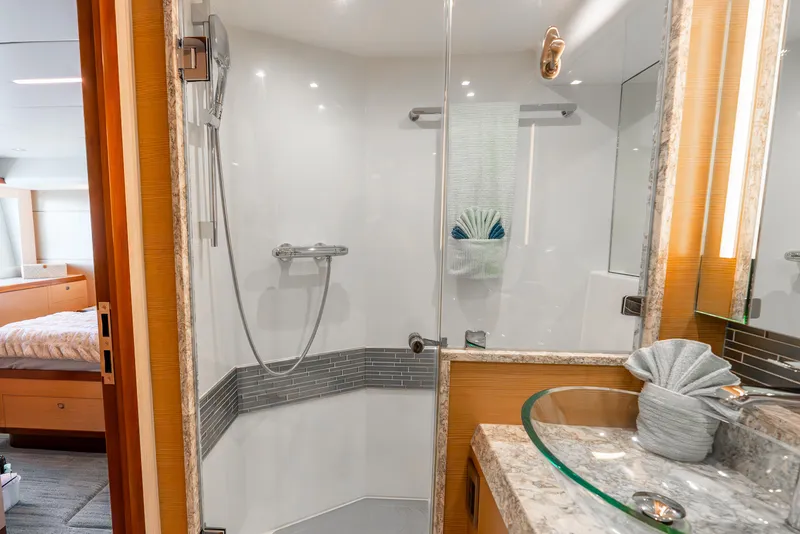 Slide: The Image of Ocean Alexander 70E Motoryacht 2021 - 56