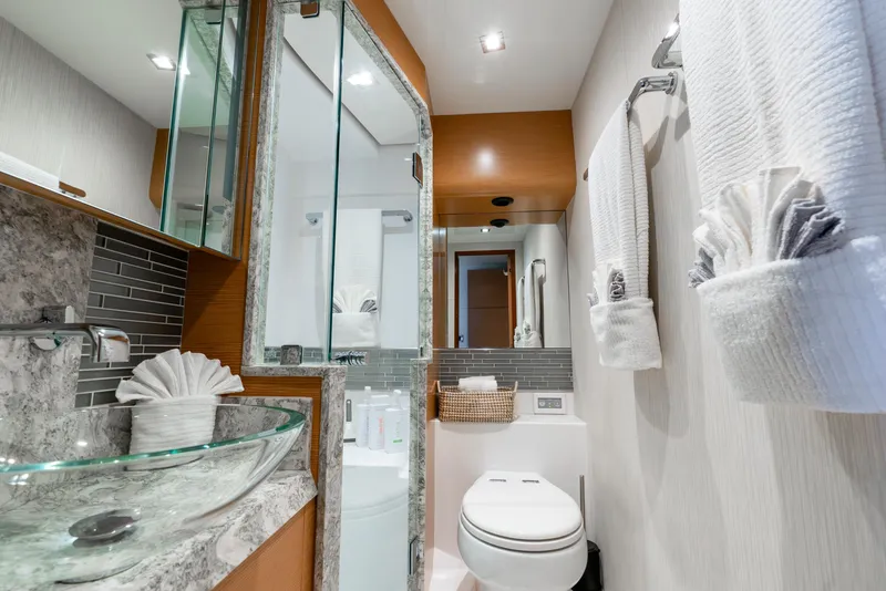 Slide: The Image of Ocean Alexander 70E Motoryacht 2021 - 65