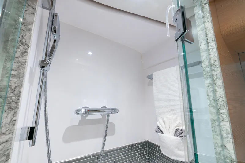 Slide: The Image of Ocean Alexander 70E Motoryacht 2021 - 67