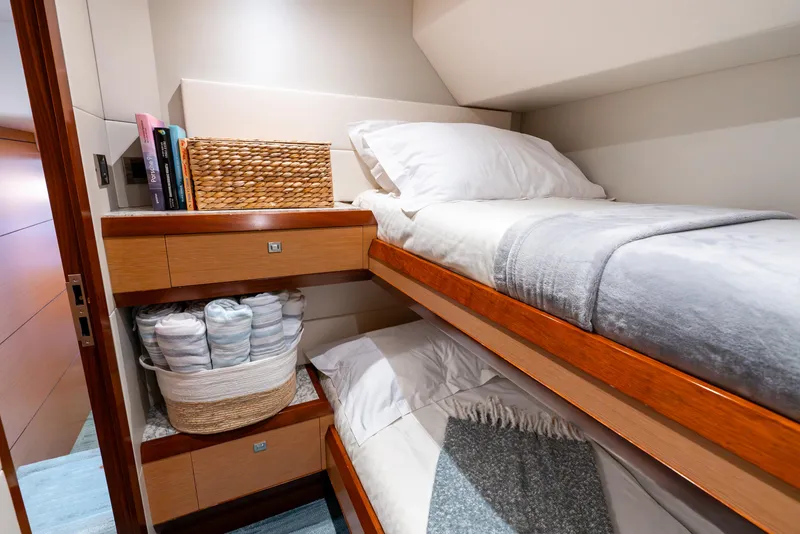 Slide: The Image of Ocean Alexander 70E Motoryacht 2021 - 70