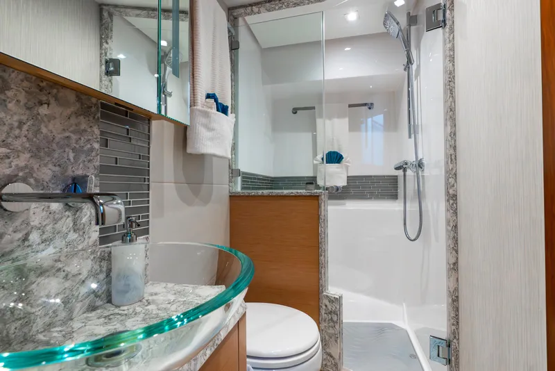 Slide: The Image of Ocean Alexander 70E Motoryacht 2021 - 72