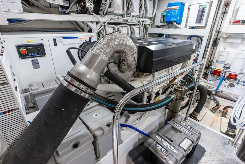 Slide: The Image of Ocean Alexander 70E Motoryacht 2021 - 75