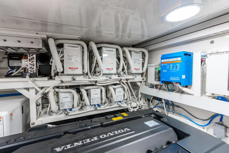 Slide: The Image of Ocean Alexander 70E Motoryacht 2021 - 80