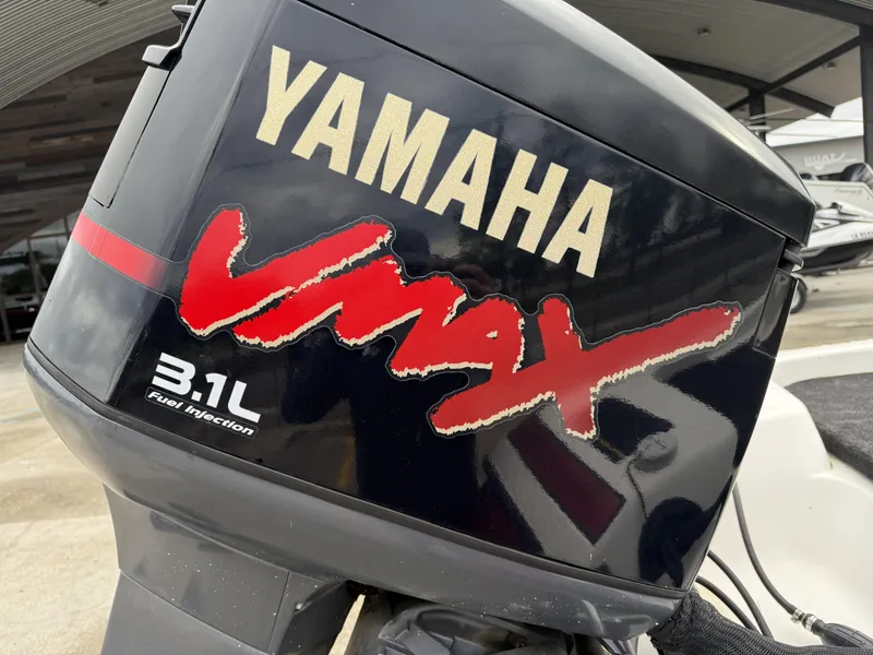 Slide: The Image of Yamaha VMAX 3.1L outboard motor on 2005 Skeeter SX 200 boat. - 15