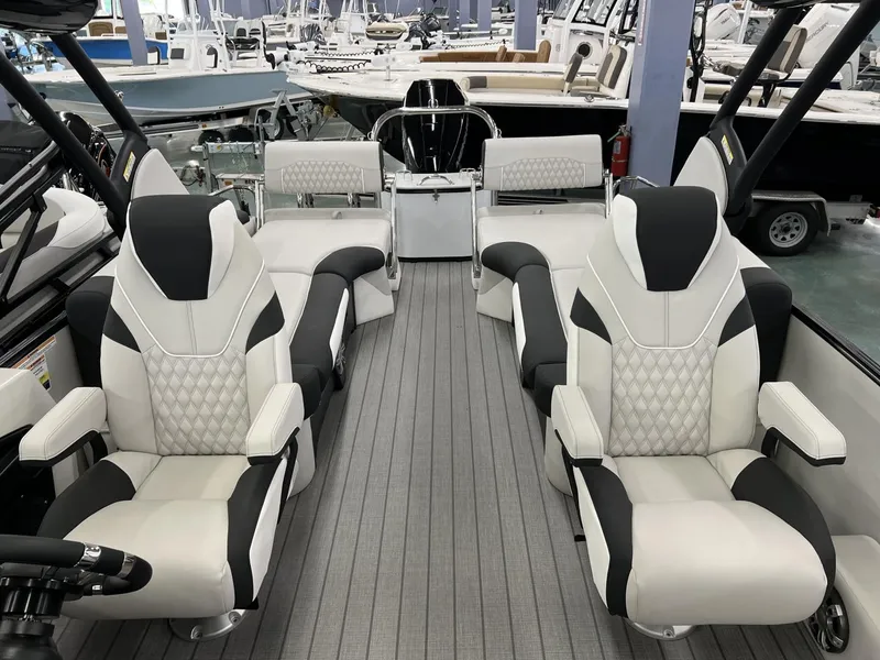 Slide: The Image of Avalon Excalibur LTD 2585 Quad Lounger 2025 - 10