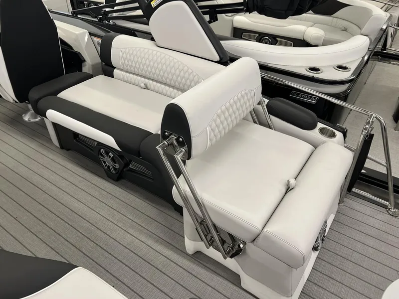 Slide: The Image of Avalon Excalibur LTD 2585 Quad Lounger 2025 - 13