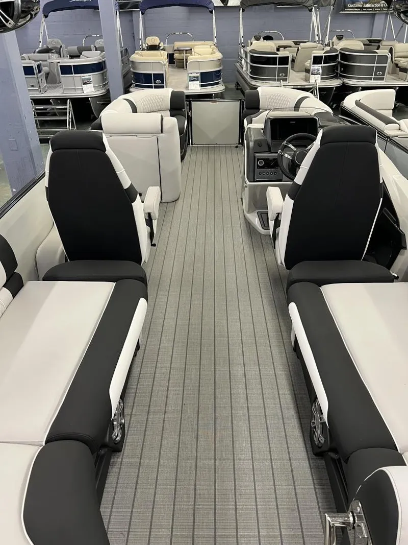 Slide: The Image of Avalon Excalibur LTD 2585 Quad Lounger 2025 - 14