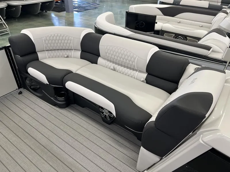 Slide: The Image of Avalon Excalibur LTD 2585 Quad Lounger 2025 - 7