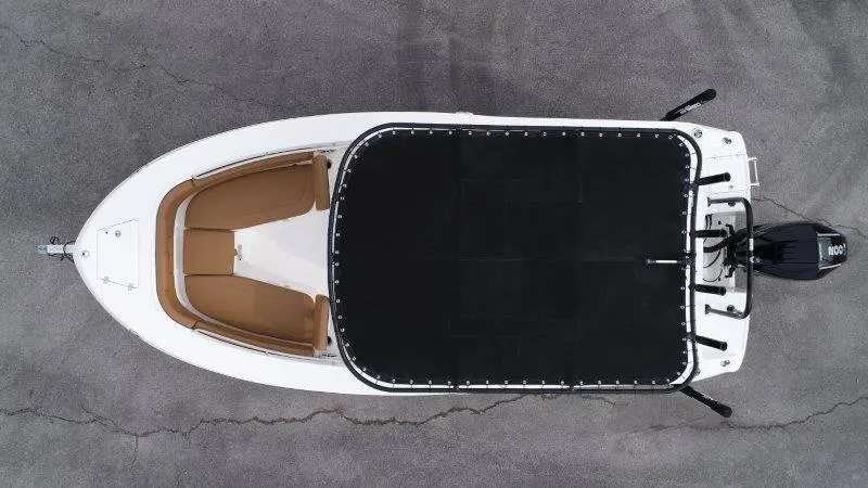 Slide: The Image of Robalo R202 Explorer 2025 - 23