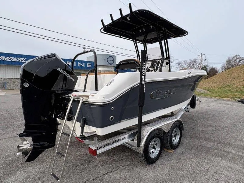 Slide: The Image of Robalo R202 Explorer 2025 - 48