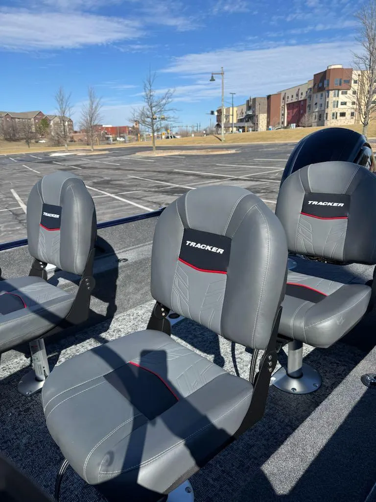 Slide: The Image of Tracker Pro Guide V-16 SC 2025 - 84