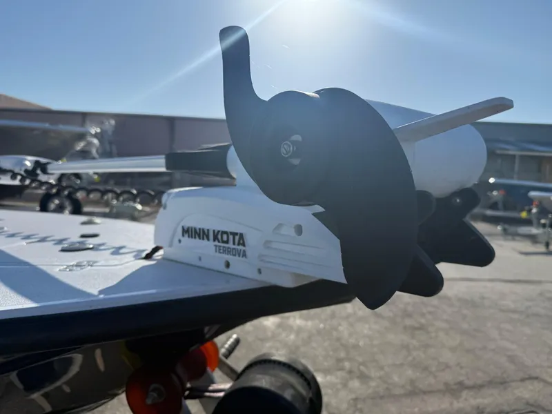 Slide: The Image of Minn Kota Terrova motor on 1998 Lake & Bay Boca Grande 20 boat, sunny day. - 15