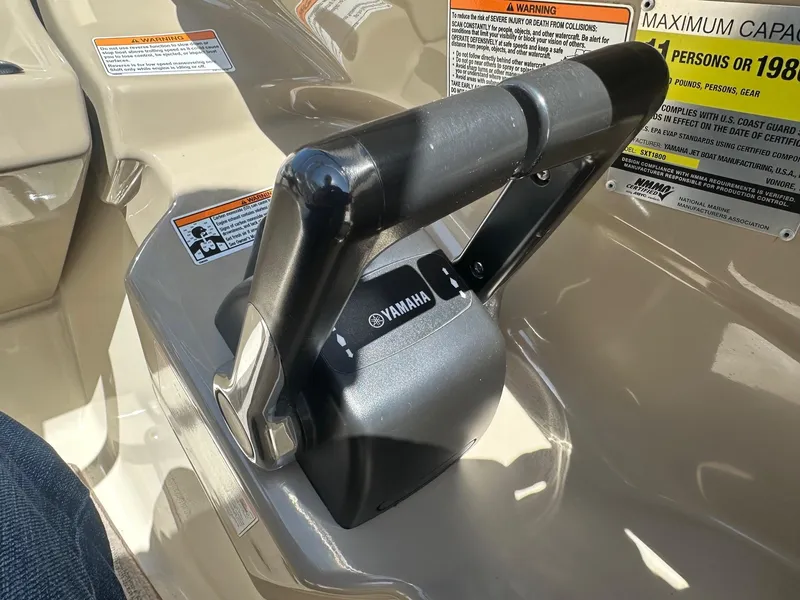 Slide: The Image of Yamaha 242 Limited S 2014 - 24